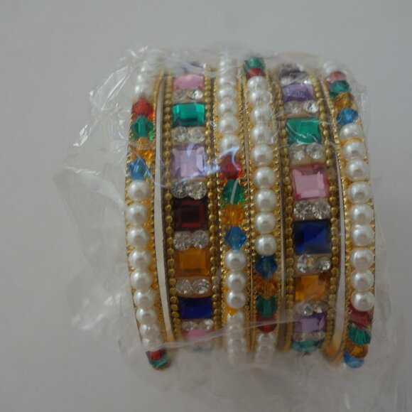 Beautiful Colorful Bangle set of 4 Bangles and 2 Broader Bangles Diameter 2.25" - Picture 8 of 11